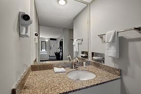 Motel 6 Brooks, AB