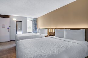 Motel 6 Brooks, AB