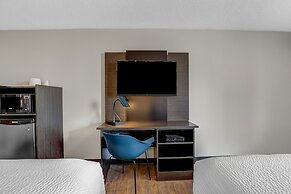 Motel 6 Brooks, AB