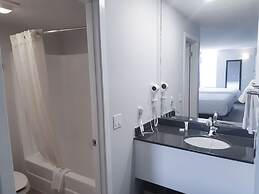Motel 6 Brooks, AB