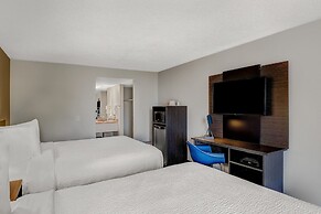 Motel 6 Brooks, AB