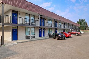 Motel 6 Brooks, AB