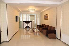 Avand Hotel
