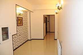 Avand Hotel
