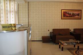 Avand Hotel