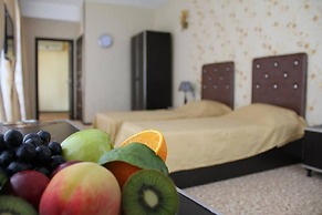 Avand Hotel