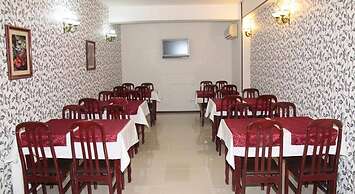 Avand Hotel