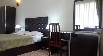 Avand Hotel