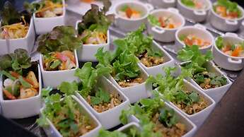 Holiday Inn Bangkok Sukhumvit by IHG