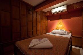 Golden House BTS Chidlom Bangkok