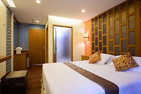 Golden House BTS Chidlom Bangkok