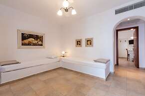 Plaza Beach Hotel