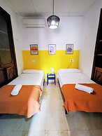 Feel Hostels City Center