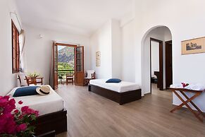 Venetia Apartments