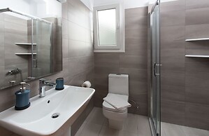 Venetia Apartments
