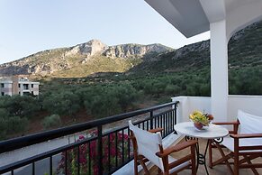 Venetia Apartments
