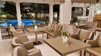 Sarantis Hotel