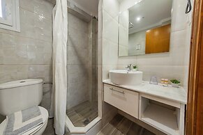 Sarantis Hotel