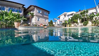 Sarantis Hotel