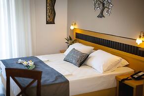 Sarantis Hotel