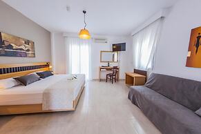 Sarantis Hotel
