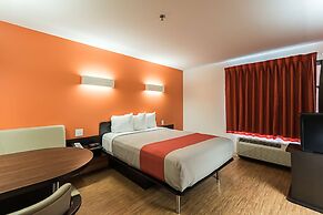 Motel 6 Moosomin, SK