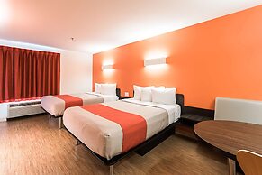 Motel 6 Moosomin, SK