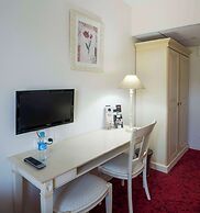 Brit Hotel Du Perche