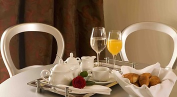 Valis Resort
