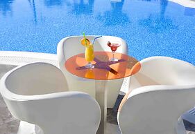 Valis Resort