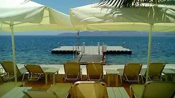 Valis Resort