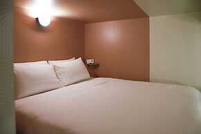 QUO Milano - Hostel