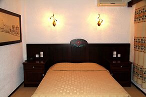 Taxiarches Hotel