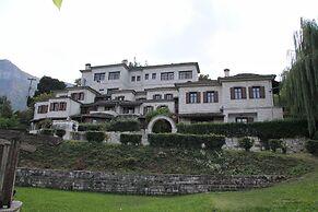 Taxiarches Hotel