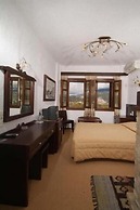 Taxiarches Hotel