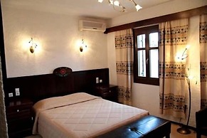 Taxiarches Hotel