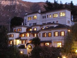 Taxiarches Hotel