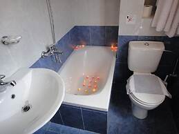 Captain's Suites
