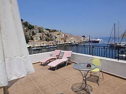 Captain's Suites