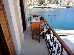 Captain's Suites