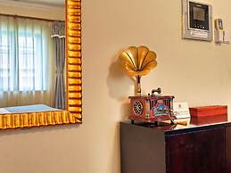Ladoll Service Apartment