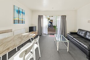 Birchwood Spa Motel