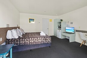 Birchwood Spa Motel