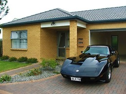 Birchwood Spa Motel