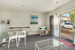Birchwood Spa Motel