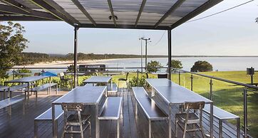 Huskisson Hotel