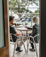Huskisson Hotel