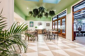 Huskisson Hotel