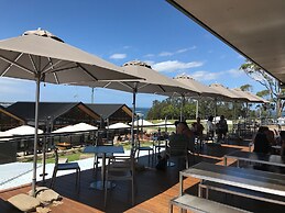 Huskisson Hotel
