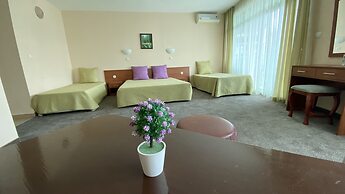 L&B Hotel